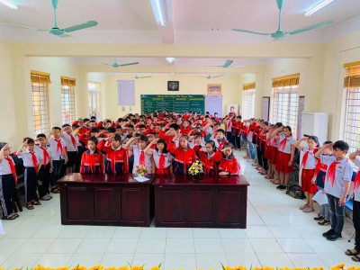 Trường Tiểu học Yên Nghĩa tổ chức Lễ Kết nạp đội cho học sinh ưu tú của khối 3, khối 4 và khối 5 năm học 2020-2021.