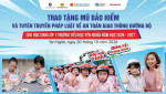 TUYÊN TRUYỀN AN TOÀN GIAO THÔNG VÀ TRAO TẶNG MŨ BẢO HIỂM CHO HỌC SINH LỚP 1