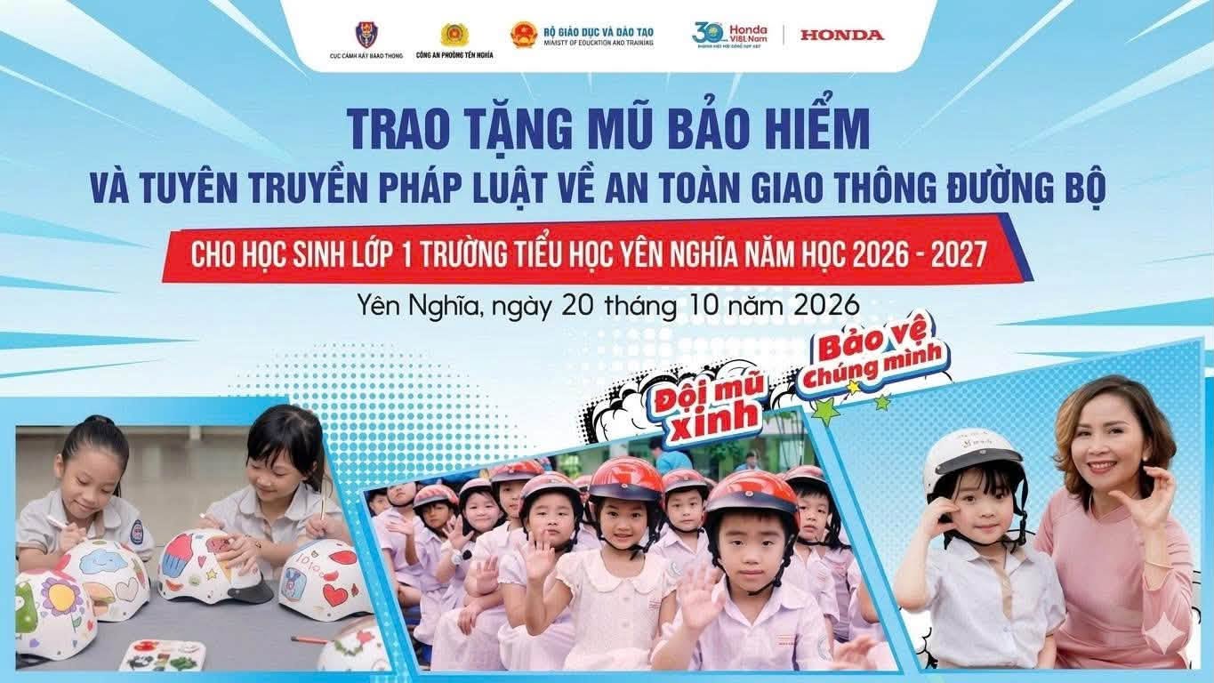 TUYÊN TRUYỀN AN TOÀN GIAO THÔNG VÀ TRAO TẶNG MŨ BẢO HIỂM CHO HỌC SINH LỚP 1